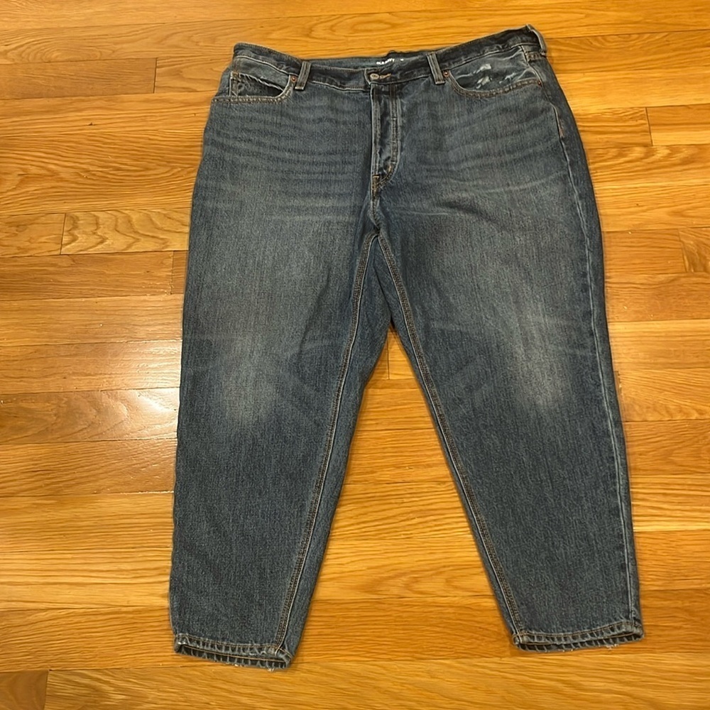 Old Navy women’s High-rise slouchy taper jeans size 18.